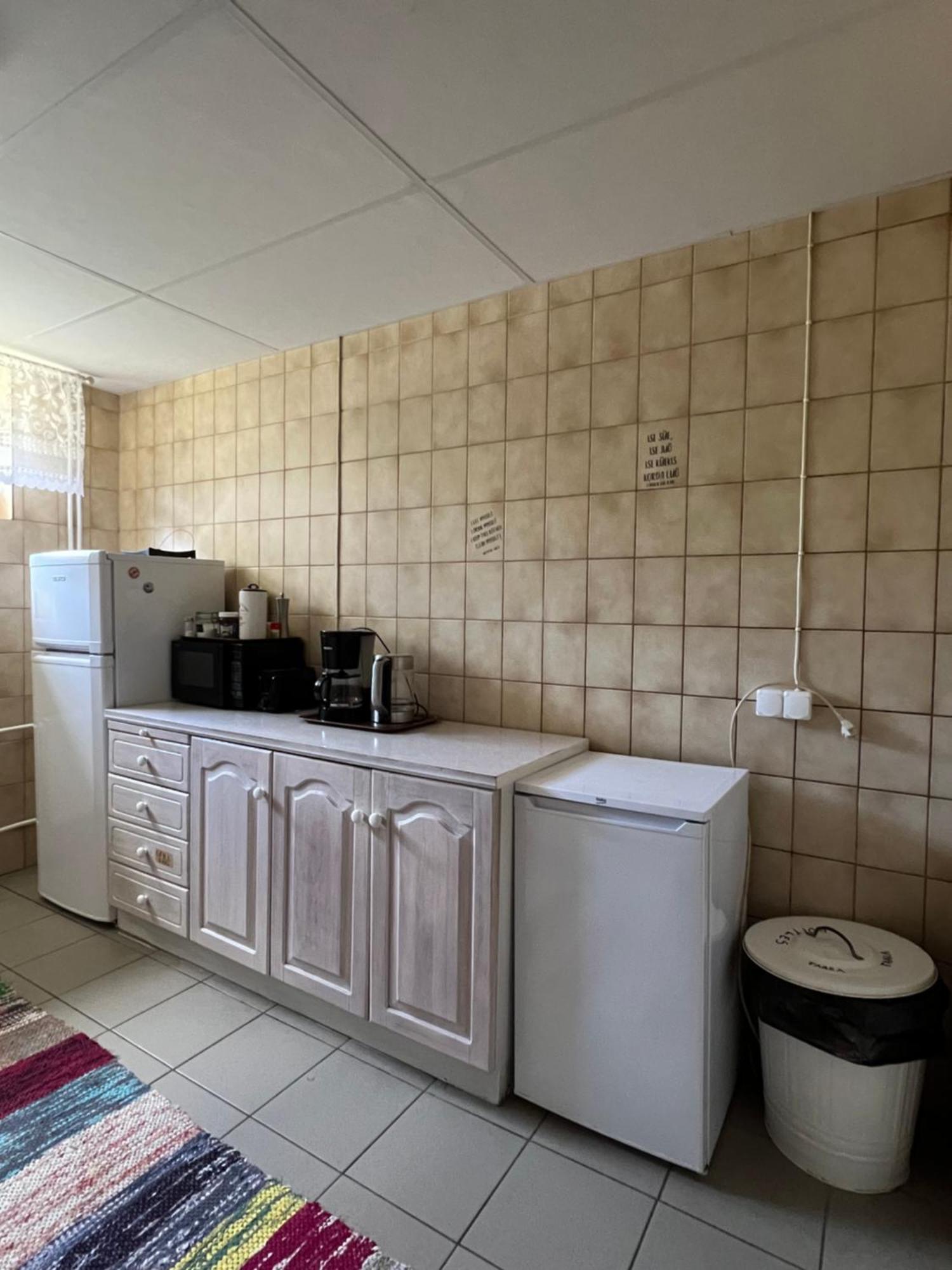 Kihnu Sadama Oeoemaja Guesthouse Lemsi Kültér fotó