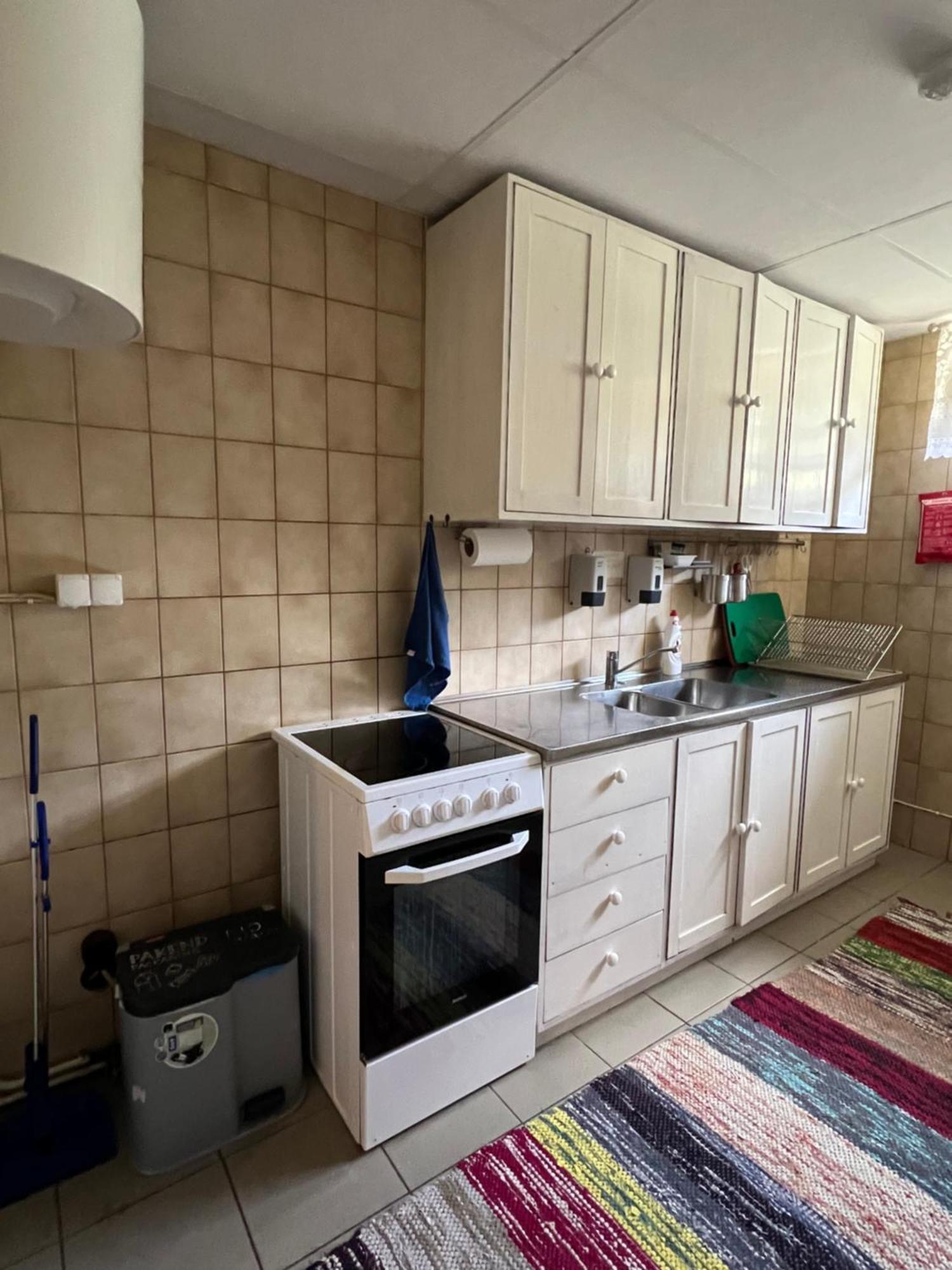 Kihnu Sadama Oeoemaja Guesthouse Lemsi Kültér fotó
