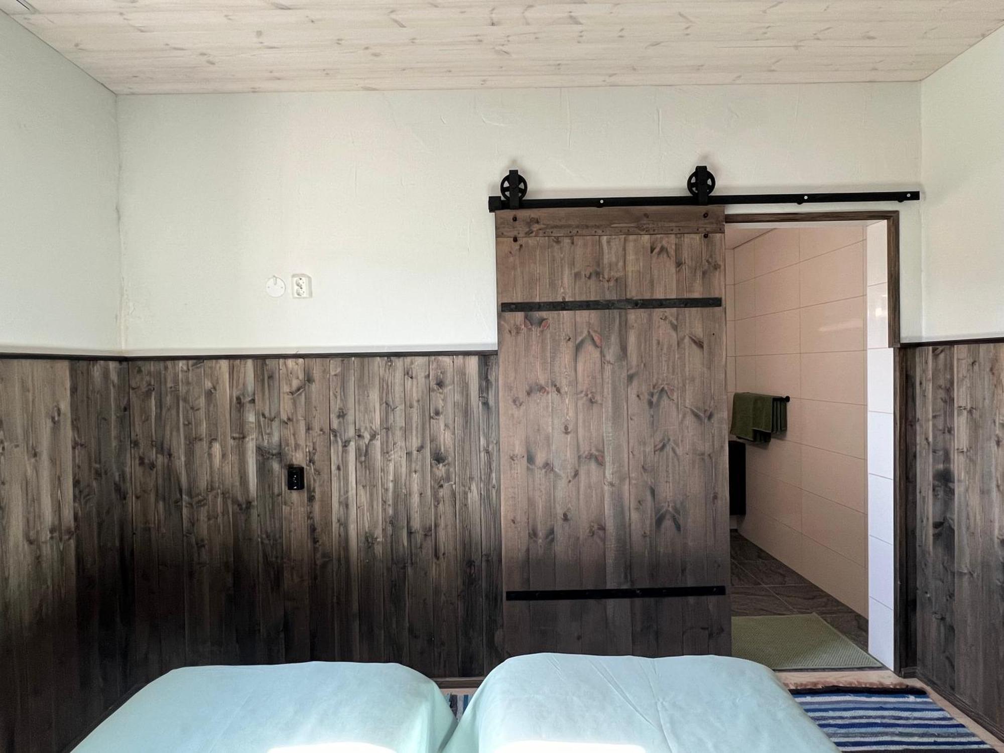 Kihnu Sadama Oeoemaja Guesthouse Lemsi Kültér fotó
