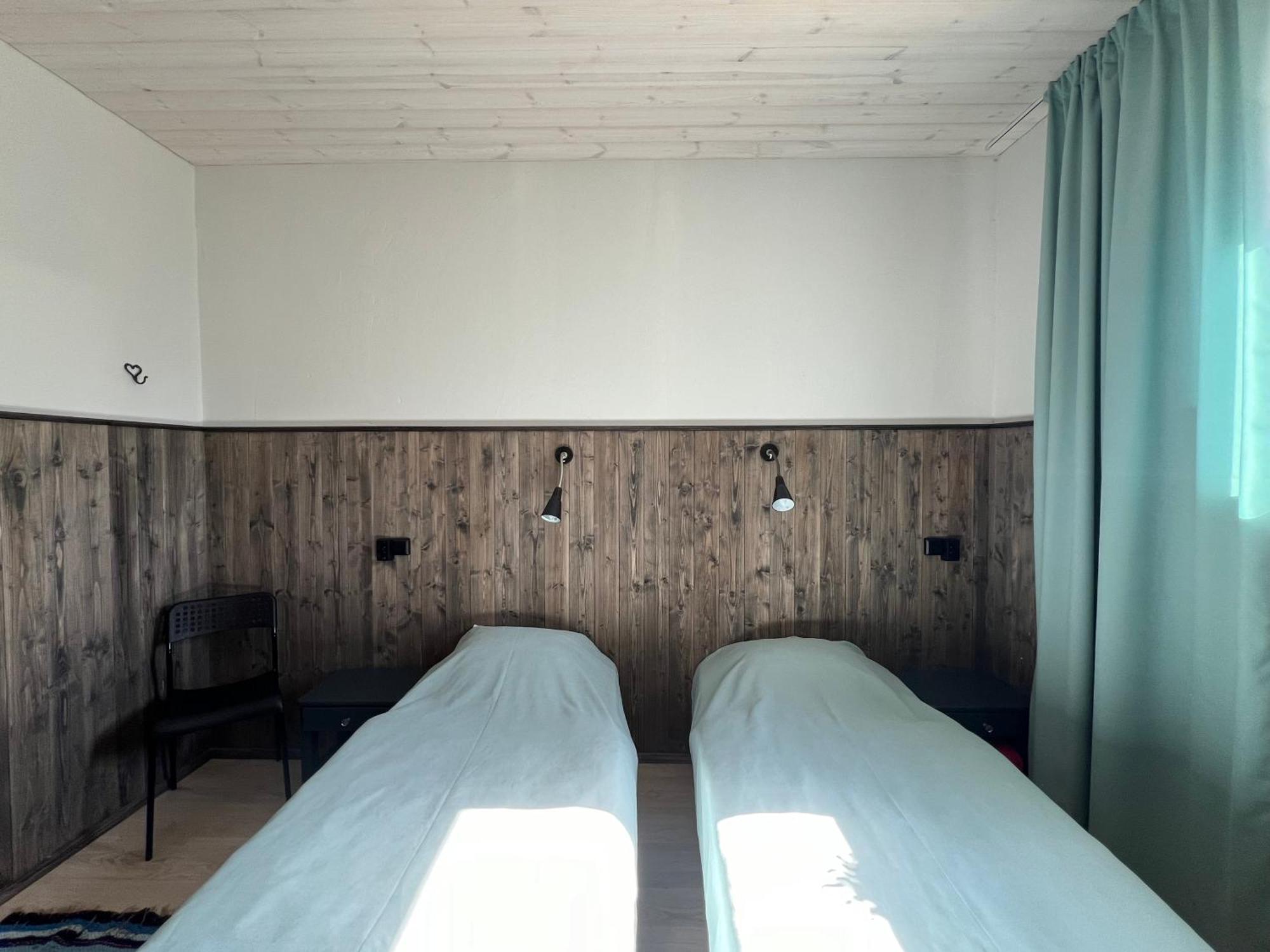 Kihnu Sadama Oeoemaja Guesthouse Lemsi Kültér fotó