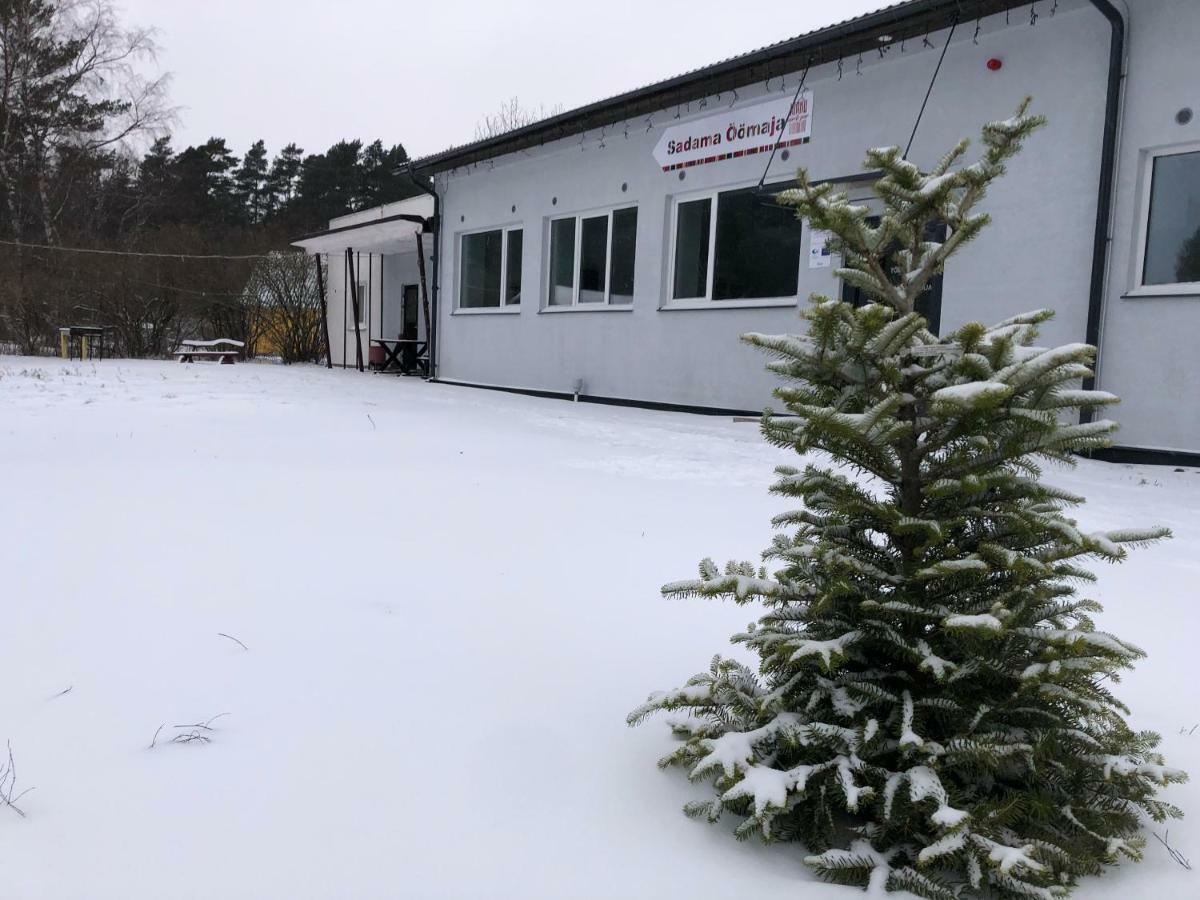 Kihnu Sadama Oeoemaja Guesthouse Lemsi Kültér fotó